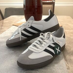 Women Sambas size 9